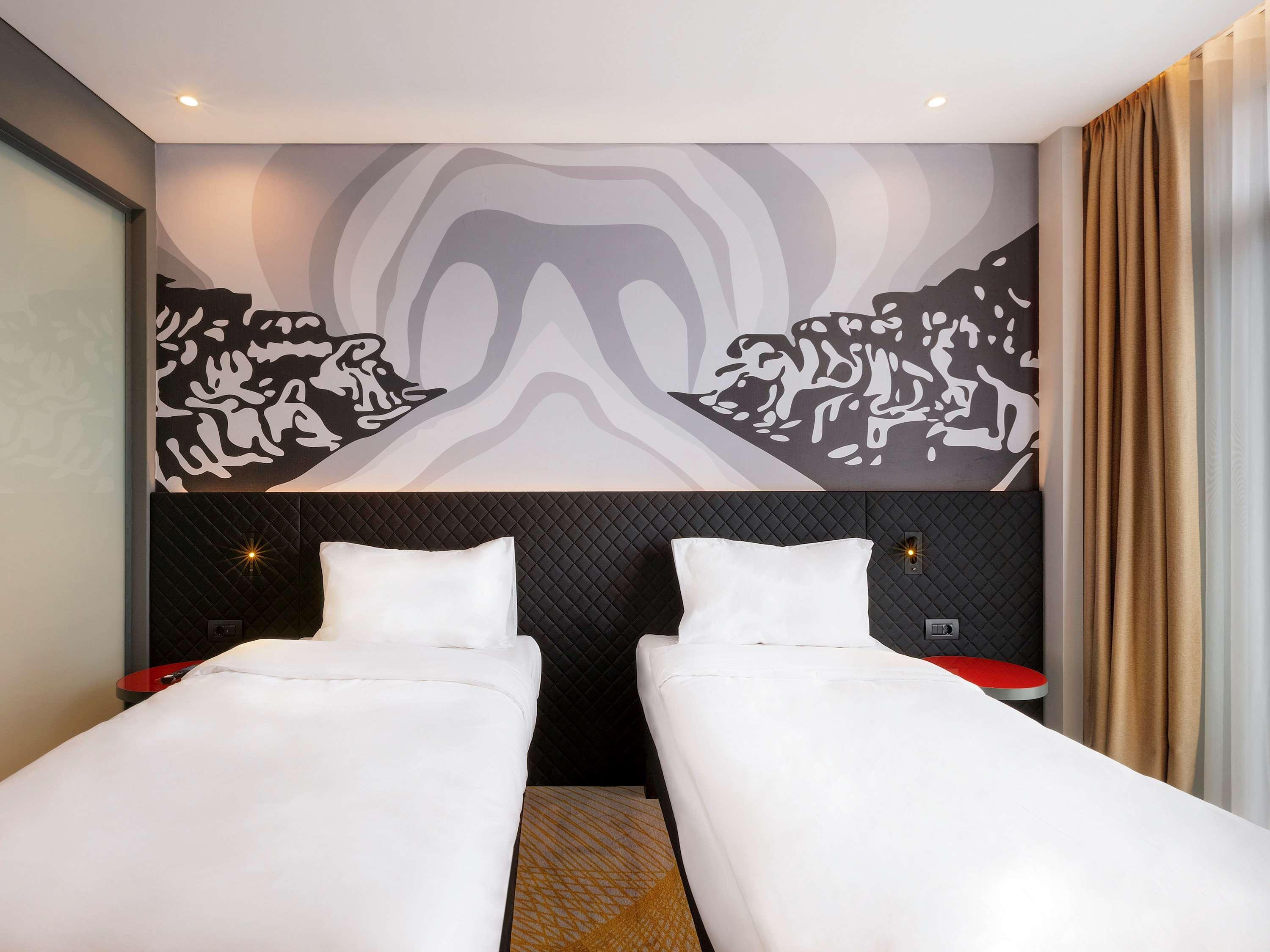 Ibis Styles Istanbul Merter Luaran gambar A room at the hotel