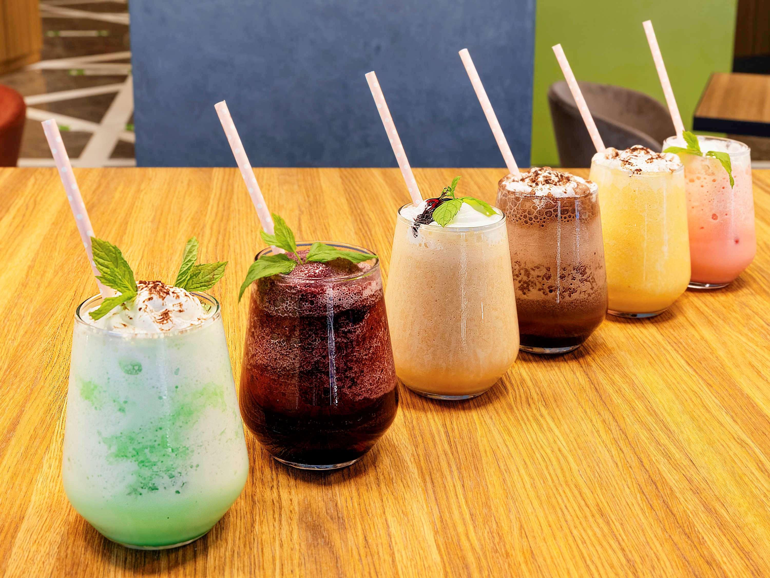 Ibis Styles Istanbul Merter Luaran gambar A selection of bubble tea