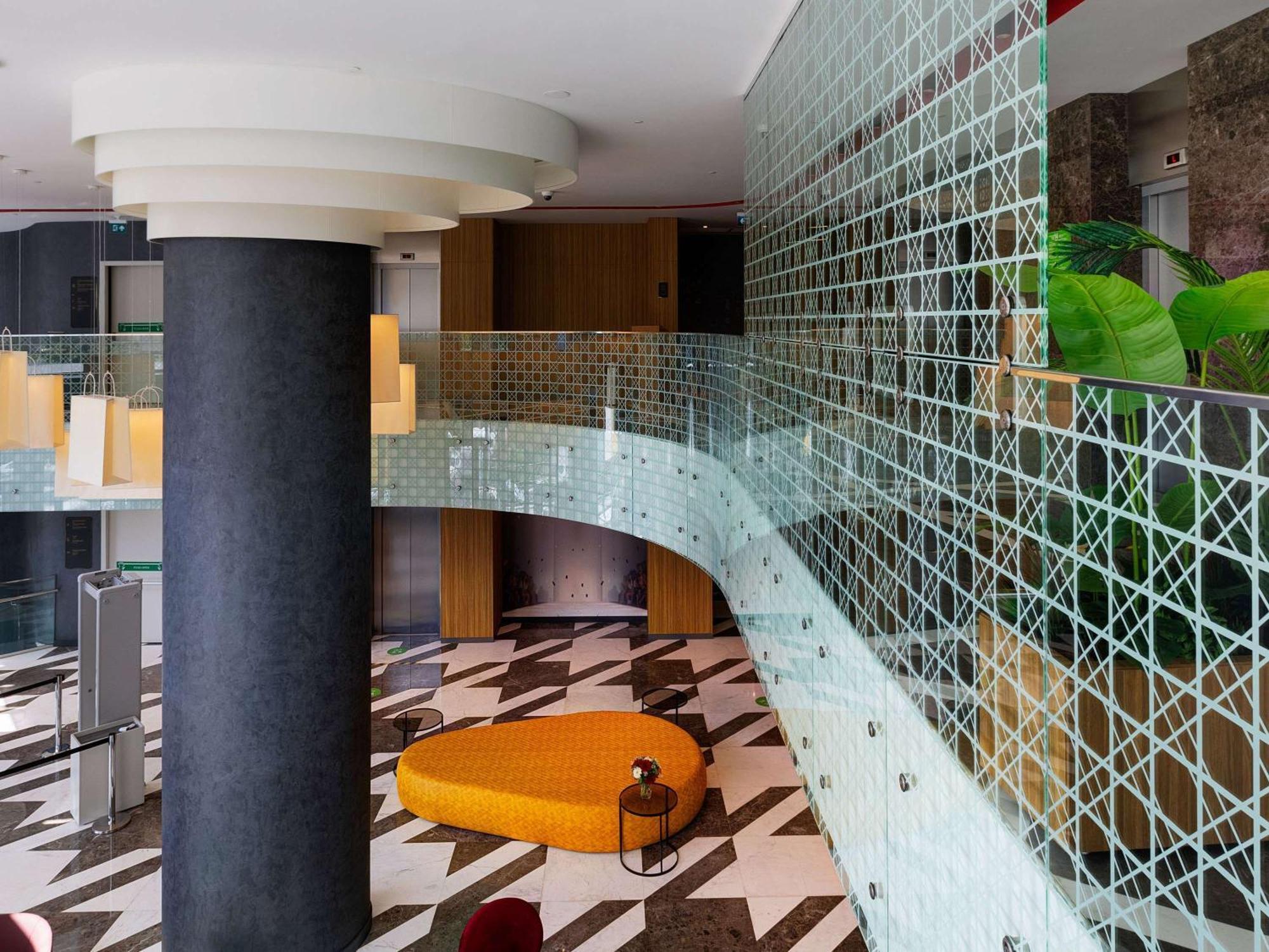 Ibis Styles Istanbul Merter Luaran gambar The interior of the hotel